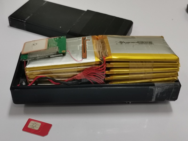 มิจฉาชีพแอบติด GPS ใต้รถ