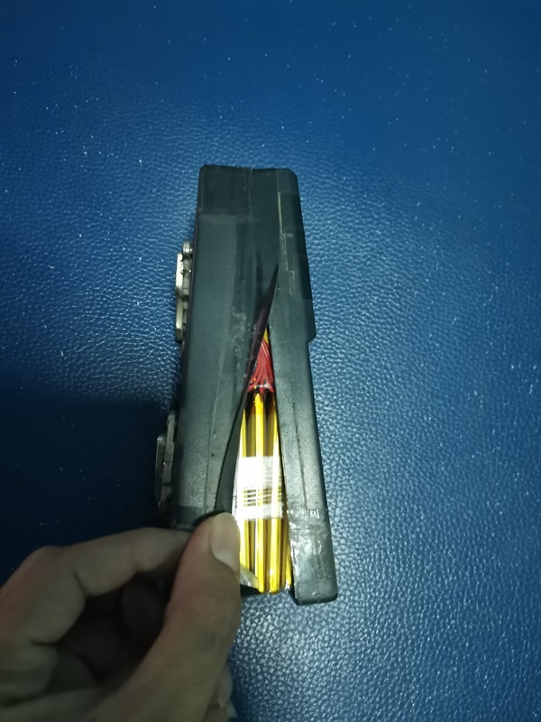 มิจฉาชีพแอบติด GPS ใต้รถ