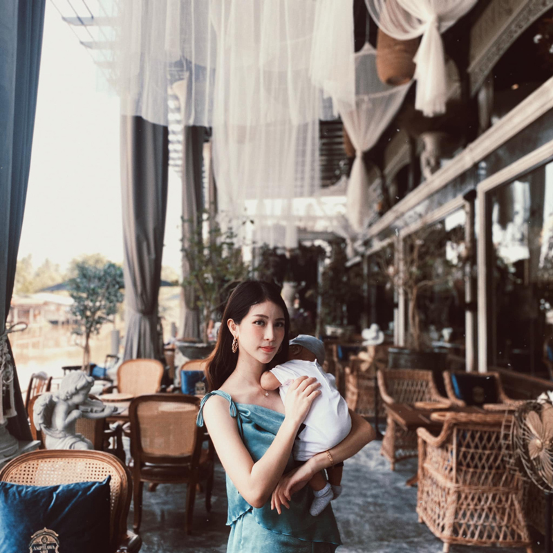 พิพลอย พัชราพร