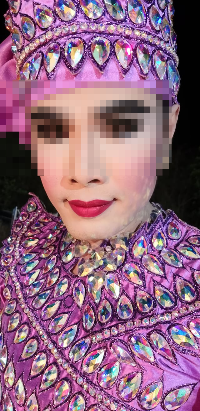 พระเอกลิเกผูกคอดับ