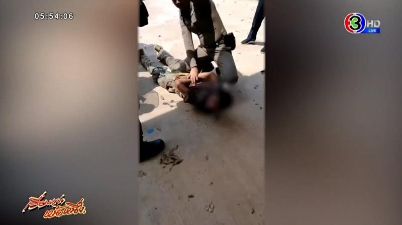 ฆ่าตัดหัวเพื่อนบ้าน