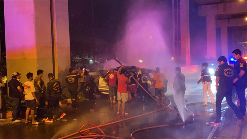 รถชนตอม่อรถไฟฟ้า