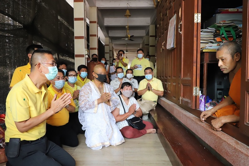 ผู้ว่าปทุม ร่วมงานบวช