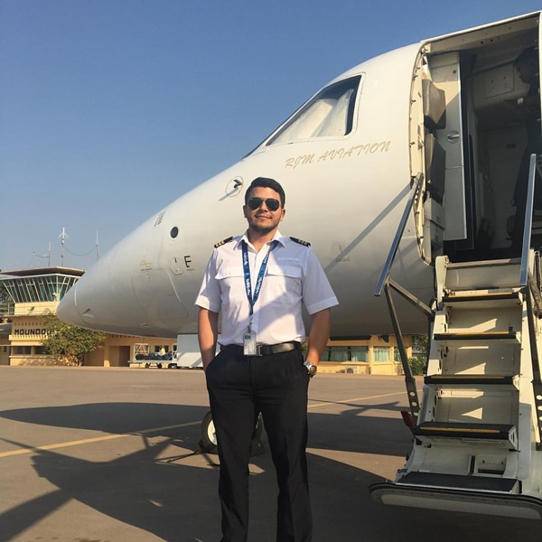 นักบินเครื่องบินตก