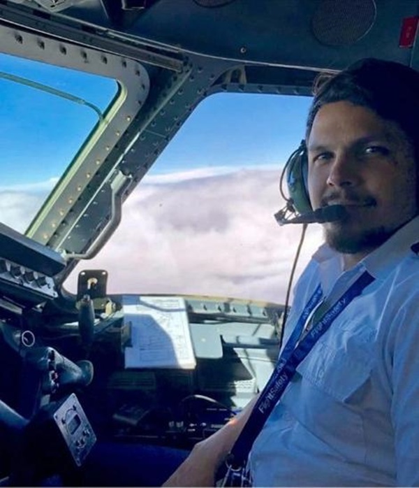 นักบินเครื่องบินตก