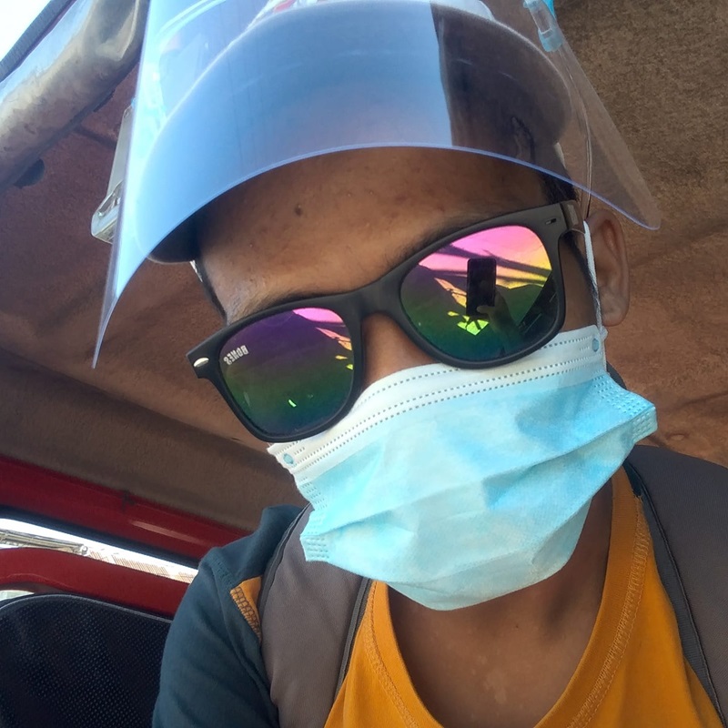 มีดติดอยู่ในอก