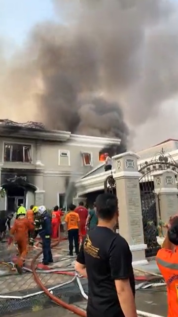 ไฟไหม้บ้าน 50 ล้าน