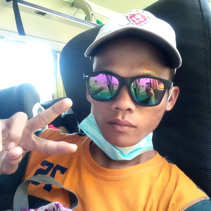 มีดติดอยู่ในอก