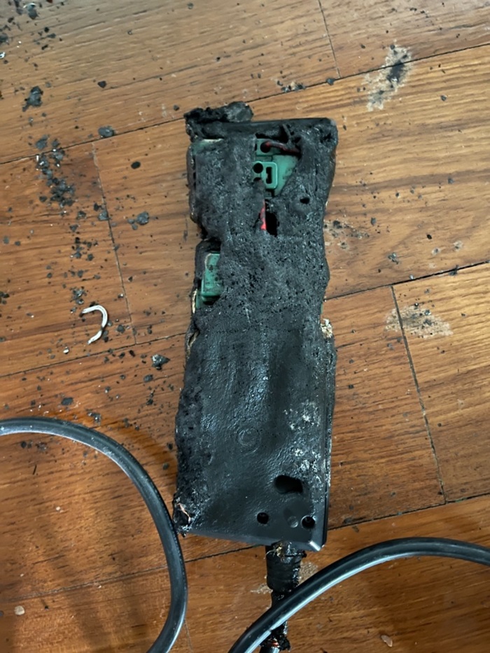 พาวเวอร์แบงก์ระเบิด