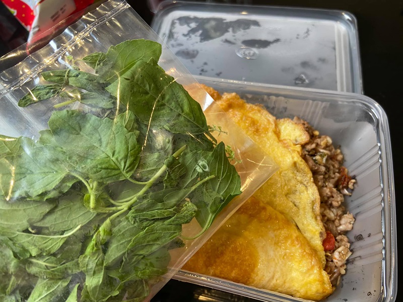 สั่งข้าวกะเพราใส่ถุง