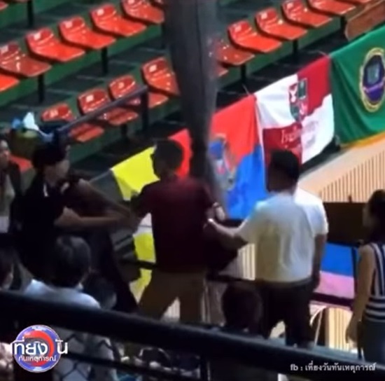 นาทีจับทหารเรือซูมเป้านักยิมนาสติก