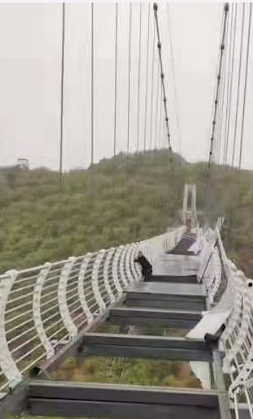 สะพานกระจก ประเทศจีน