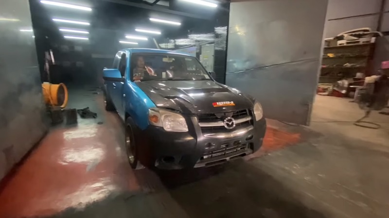 ยูทูบเบอร์แข่งรถบนถนน