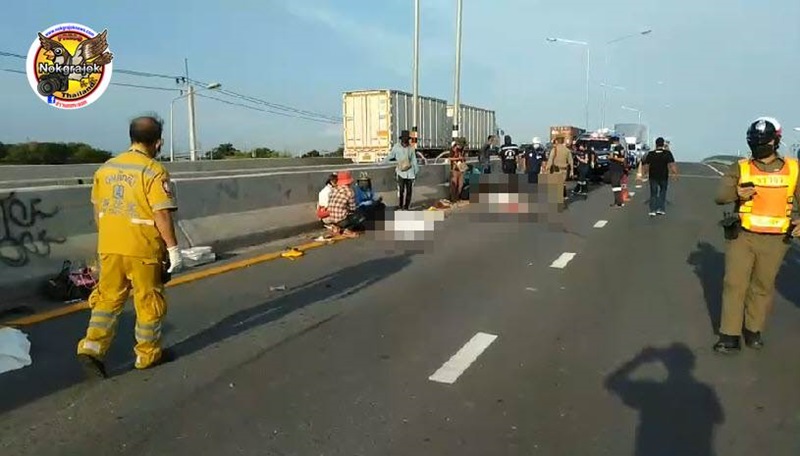 กระบะชนคนทำถนน