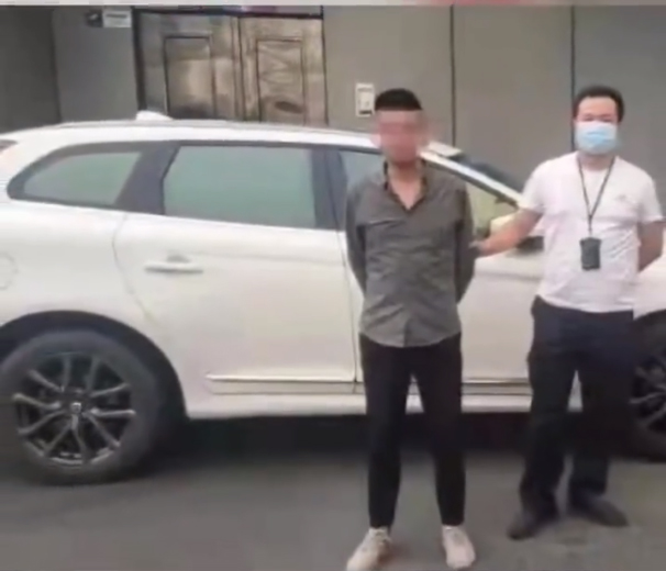 โยนแมลงสาบลงหม่าล่า ขอกินฟรี