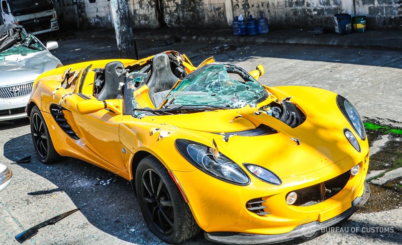 ทำลายรถหรู