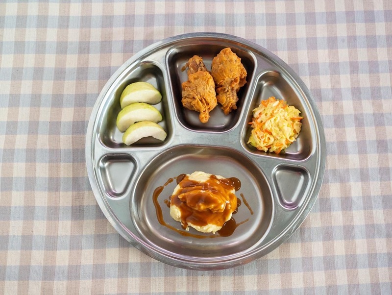 อาหารกลางวัน