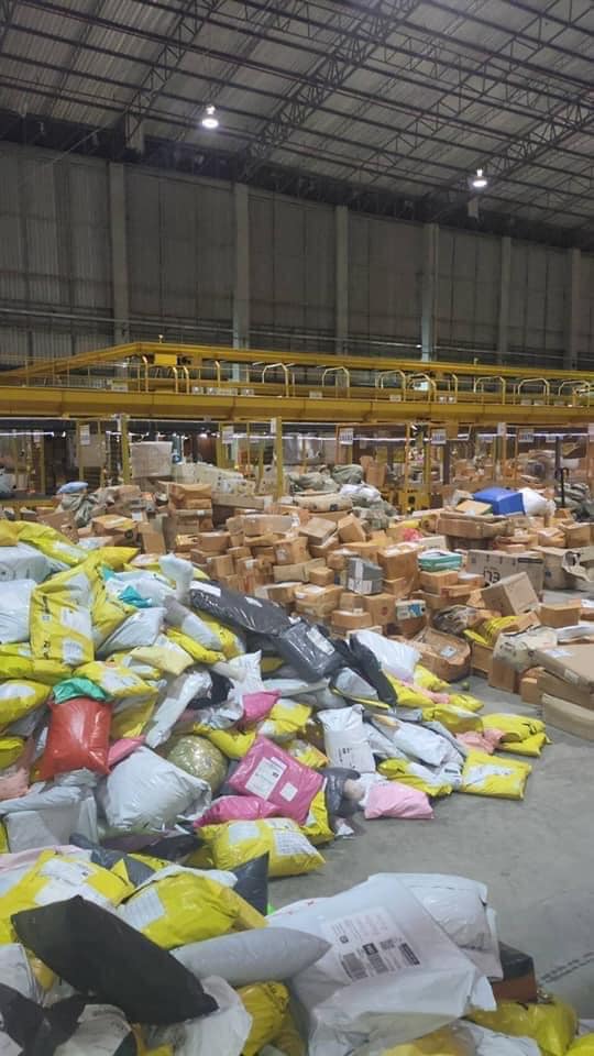 พนักงานแฟลช ติดโควิด