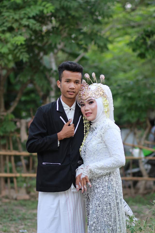 แต่งงานกับเจ้าสาวสองคน