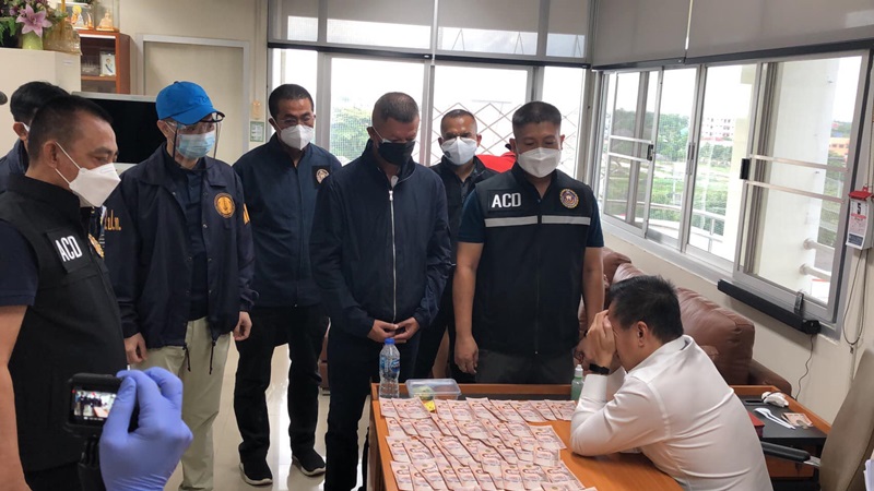 จับ ผอ.รพ. รับใต้โต๊ะ