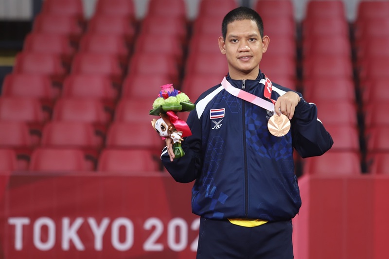 รุ่งโรจน์ ไทยนิยม