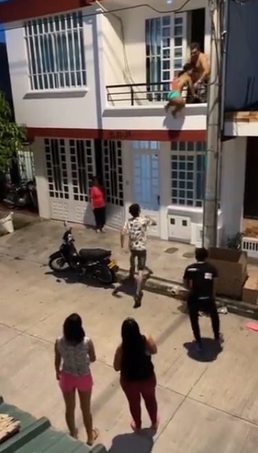 พาชู้ปีนระเบียงหนีเมีย