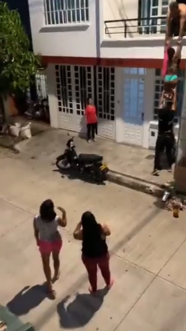 พาชู้ปีนระเบียงหนีเมีย