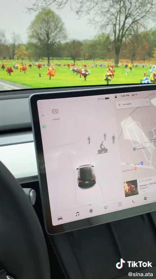 Tesla เห็นผี