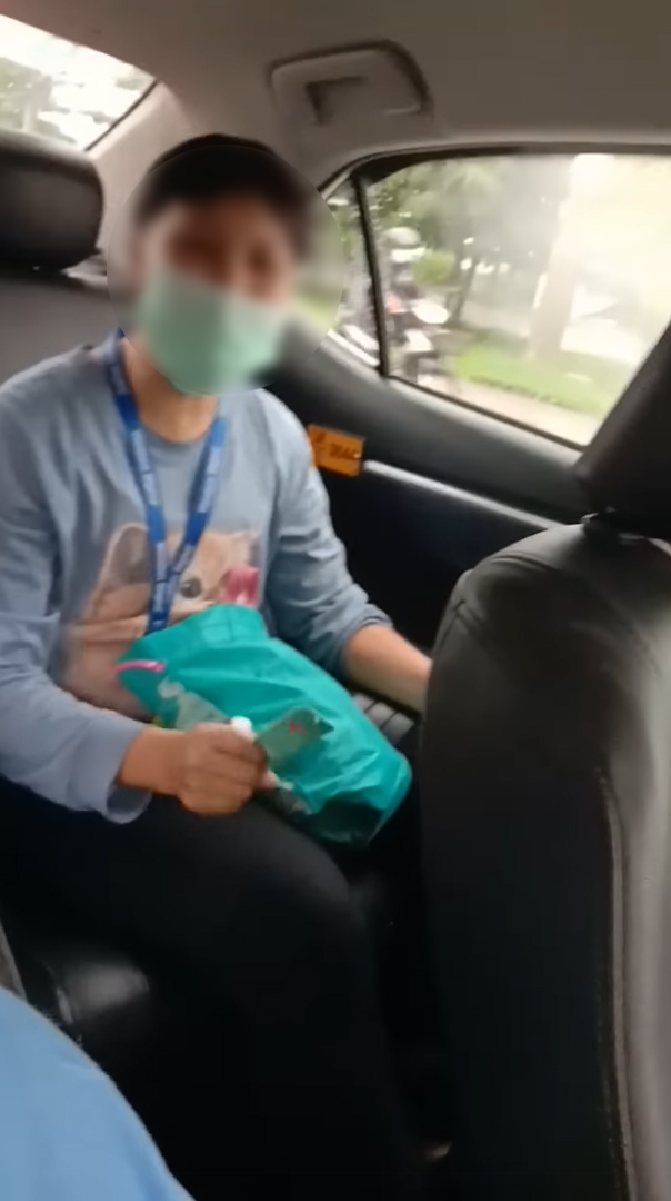 วินมอเตอร์ไซค์หาเรื่องแท็กซี่