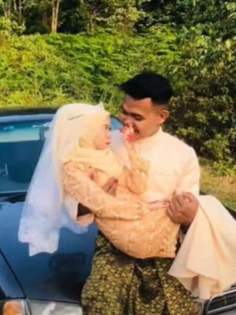 หนุ่มแต่งงานสาวตัวจิ๋ว