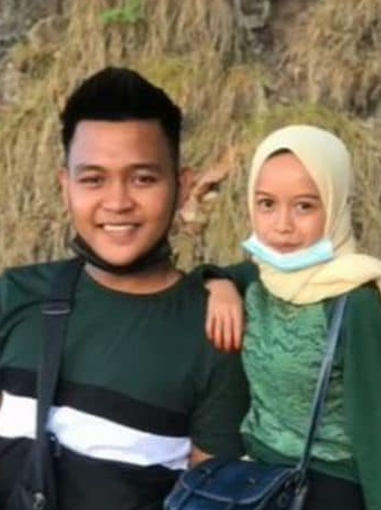 หนุ่มแต่งงานสาวตัวจิ๋ว