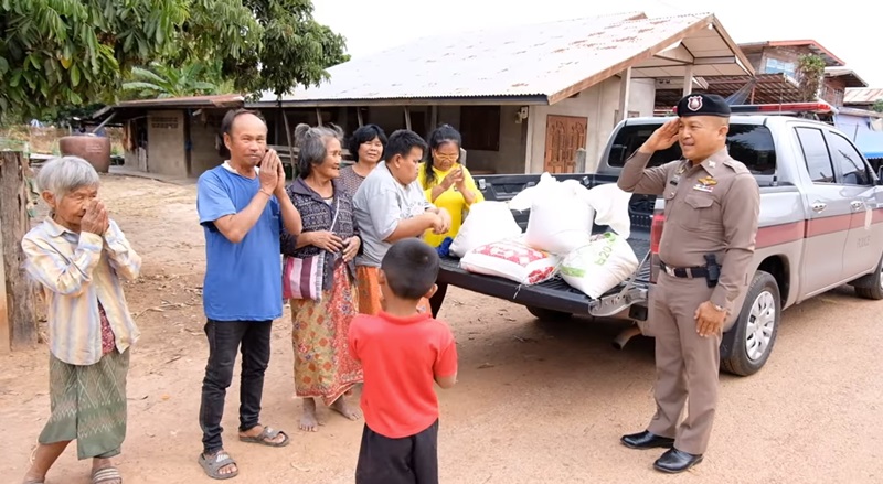 อาละวาดเพราะข้าวไม่อร่อย