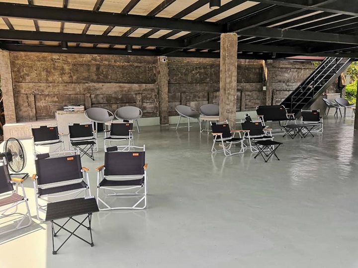 คาเฟ่เก้าอี้หัก ชี้แจง