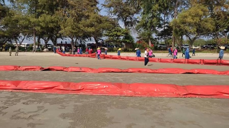 คราบน้ำมัน หาดแม่รำพึง