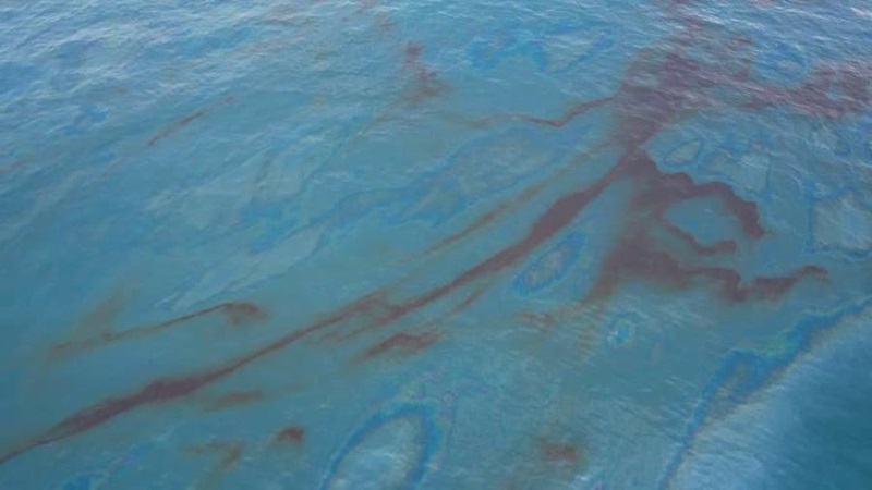 คราบน้ำมัน หาดแม่รำพึง