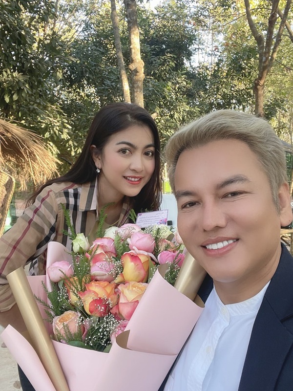 แม็ค รักแท้ ไทยนิยม