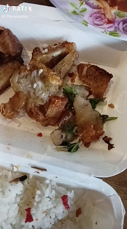 ข้าวหมูกรอบที่ไม่กรอบ