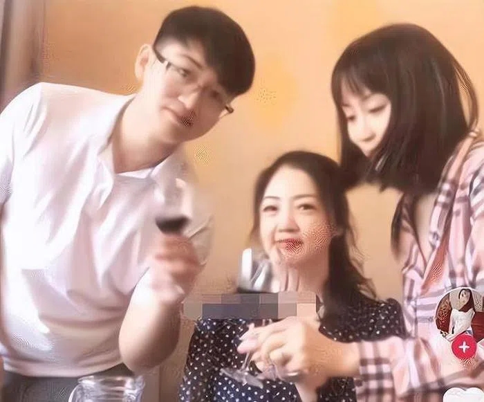 แต่งงานกับเพื่อนแม่