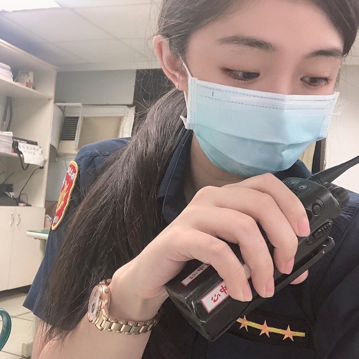 ตำรวจเต้นรูดเสา