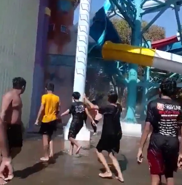 สไลเดอร์ 8 เมตรถล่ม