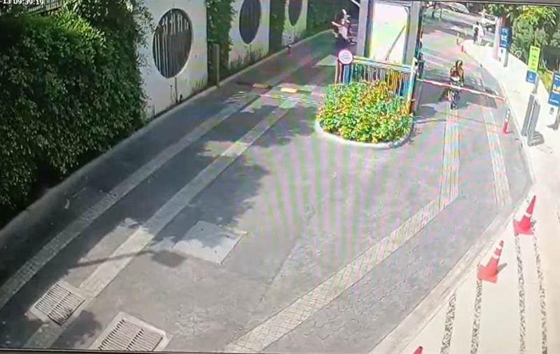 ไม้กั้นตกใส่หัว