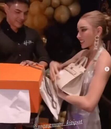 แม่ดาราโกงเงิน