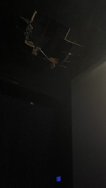 โรงหนังเพดานถล่ม