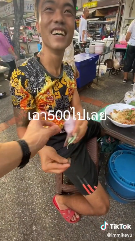 นักท่องเที่ยวแกล้งเงินไม่พอ