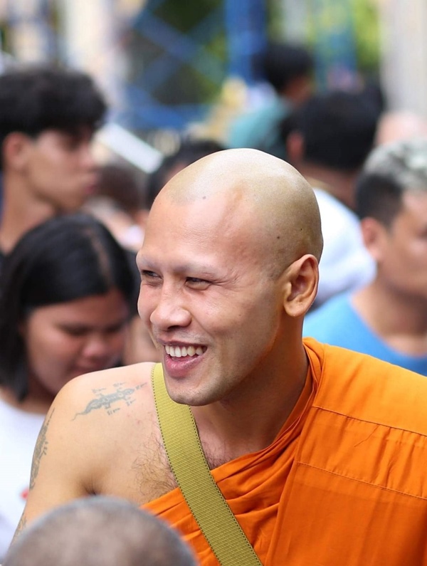 พระอาจารย์แจ้