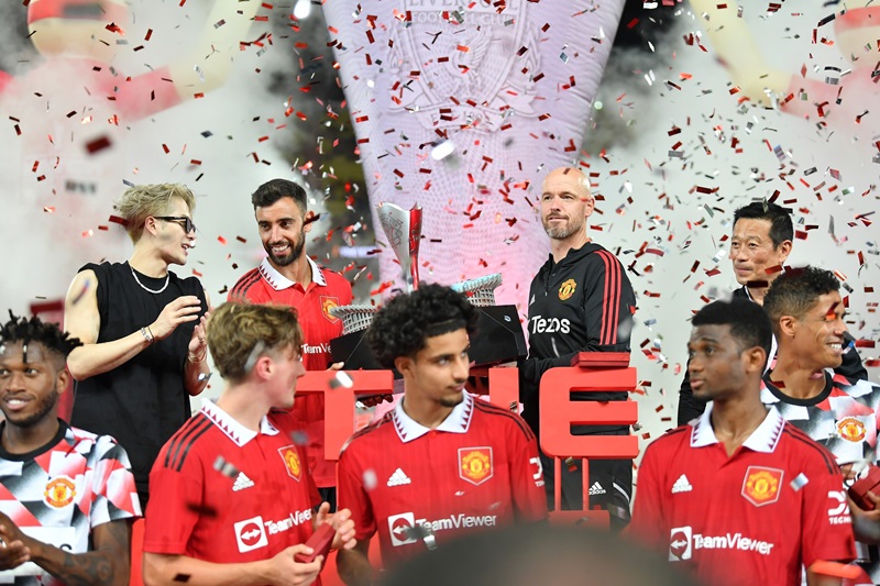 ขอบสนาม พักงานนักข่าว