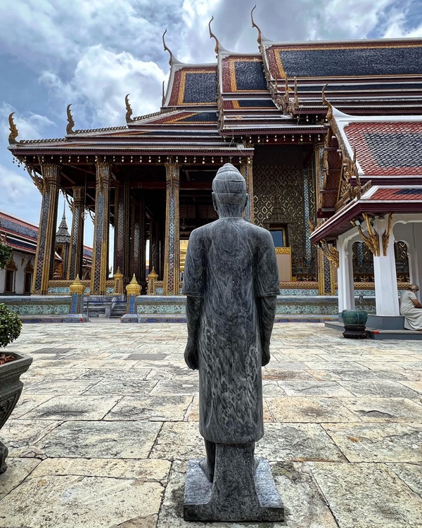 รูปปั้นหินโบราณ