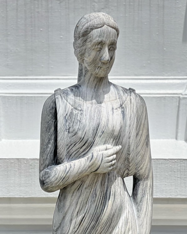 รูปปั้นหินโบราณ