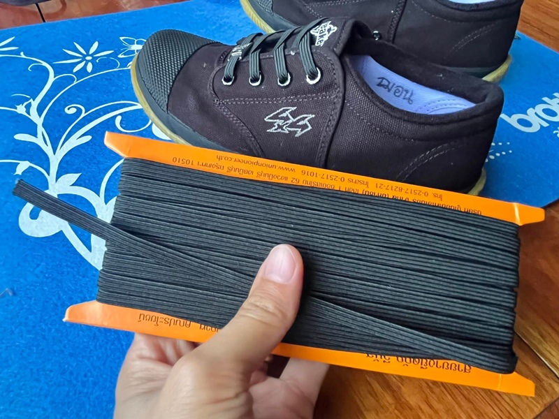 ผูกเชือกรองเท้า