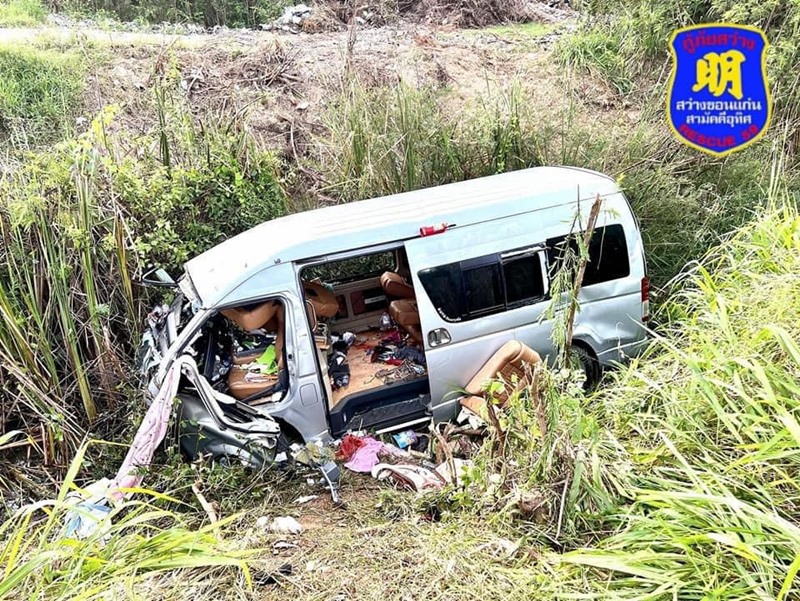 รถตู้พลิกคว่ำ